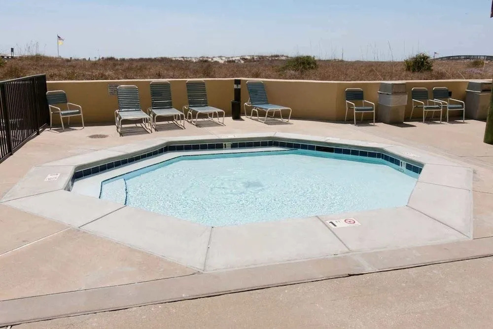 Phoenix VI 815 3 Bedrooms 2 Bathrooms Condo