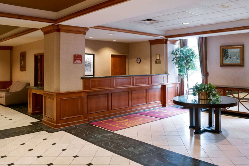 Clarion Hotel Portland Airport ME