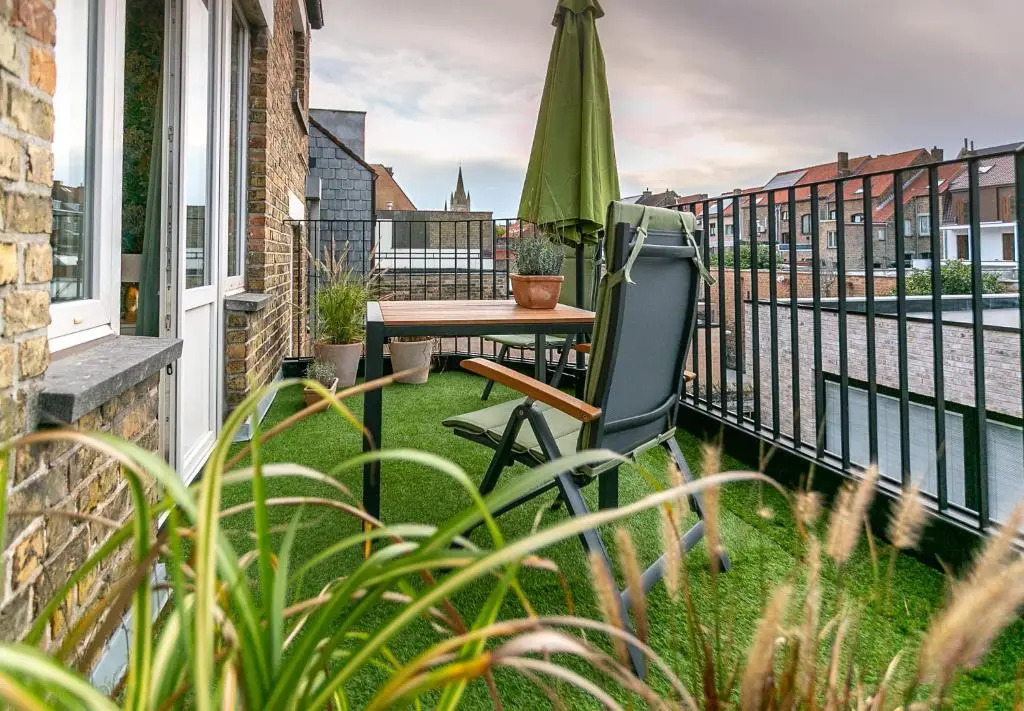 The Newport Lodge included 3h PRIVATE indoor welnes & use e-bikes