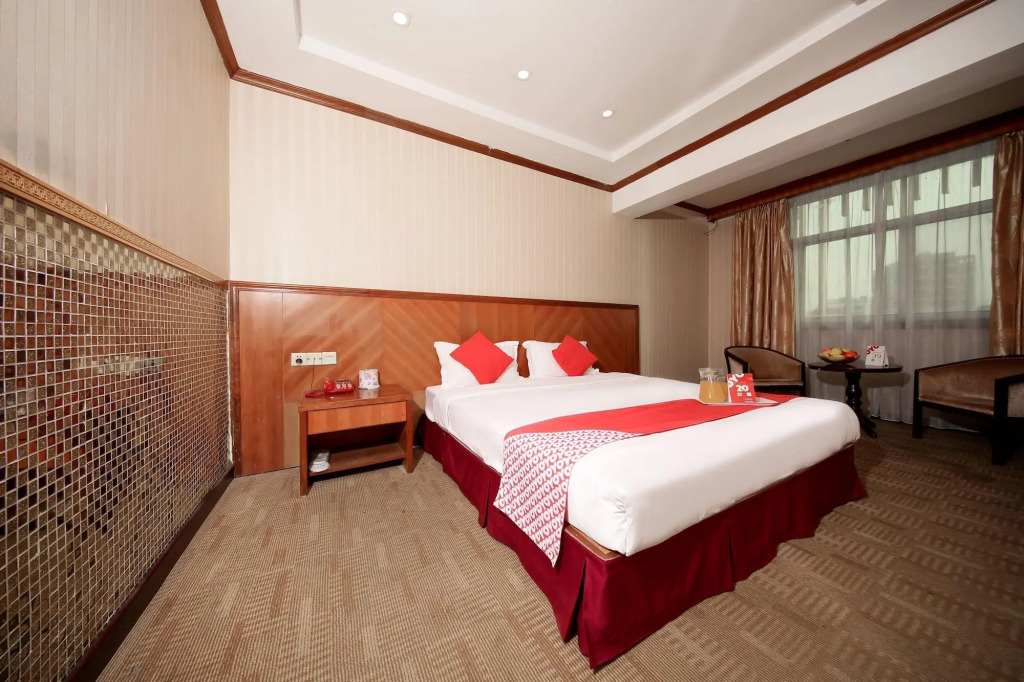 OYO 8027 Li Hu Business Hotel