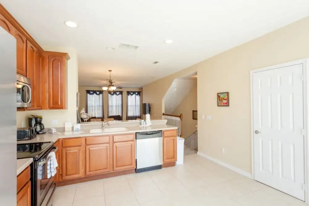 Vista Cay - 8001 Coolbreeze Dr #118