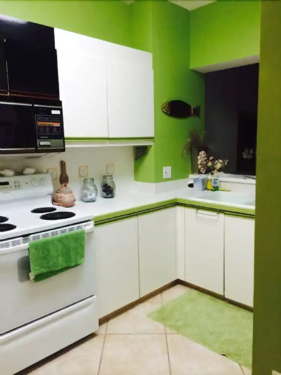 La Peninsula Blvd Condo
