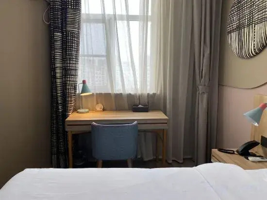 Homeinn (Xuzhou Feng County Zhongyang Avenue Wuyue Plaza Store)