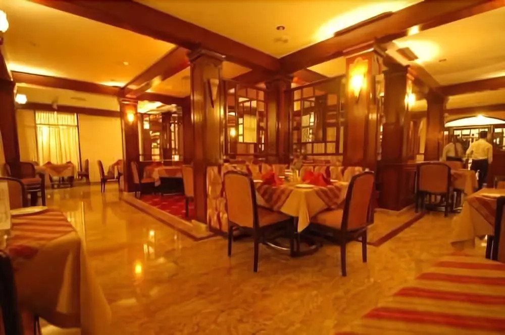 Velan Hotel Greenfields
