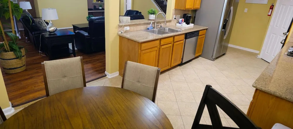4Bdrm 3.5Bath 11Beds - Great House
