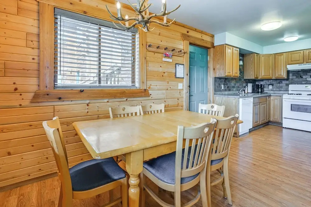 Three Bears Resort Adventure Base w/ Lake Access