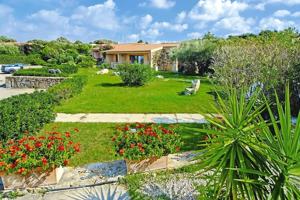 Apartment in Palau Near Surfing Paradise
