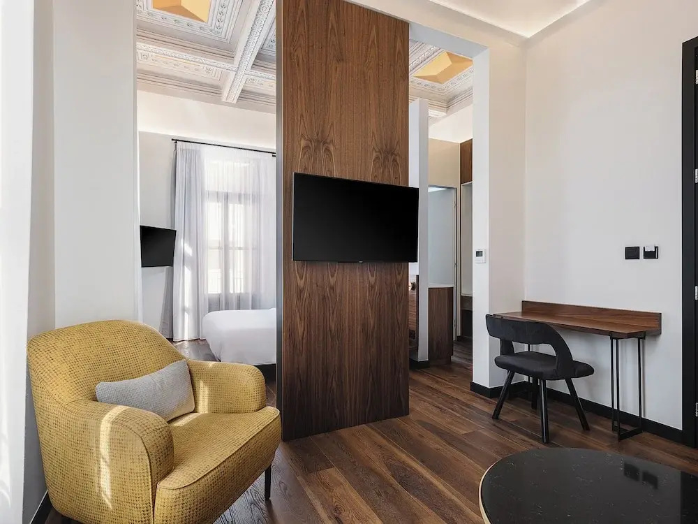 Bouquet Luxury Rooms Walk to Beach & Chania Old Town