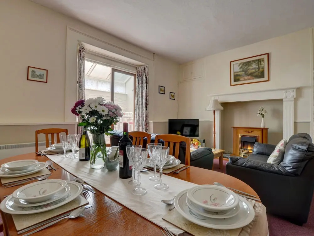 Stunning, Luxury Holiday Home With Covered Swimming Pool and Billiards Table in Barnstaple