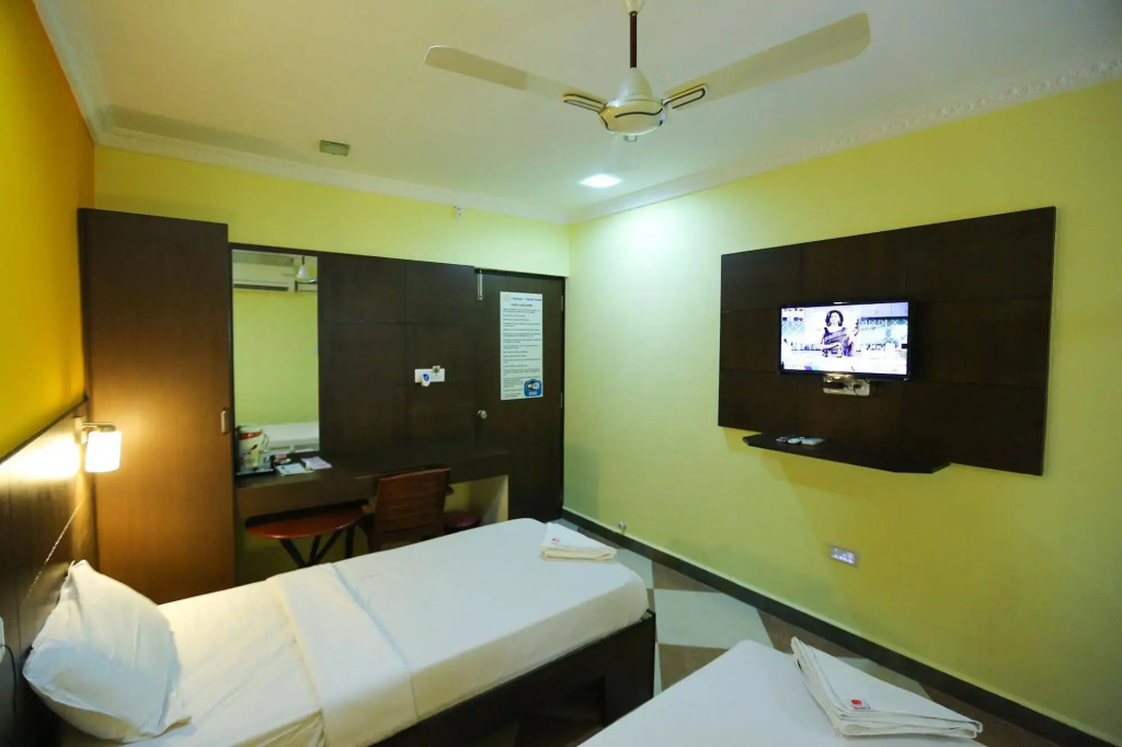 Season 4 Residences - Teynampet Near Apollo Hospital ,Balaji Dental, US Consulate