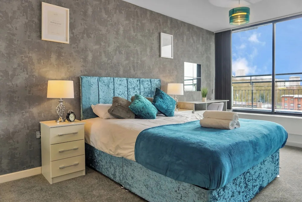 2 Bed Penthouse-sleeps 4 With Wraparound Balcony