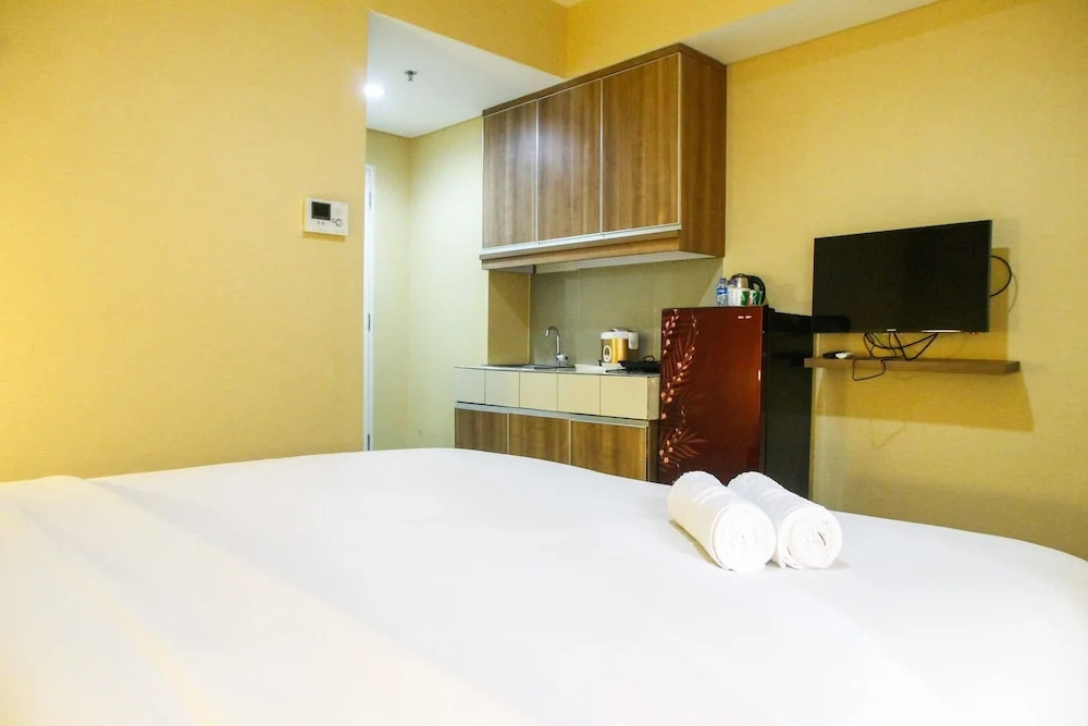 Pool View Studio Ara Residance Apartement Near Gading Serpong