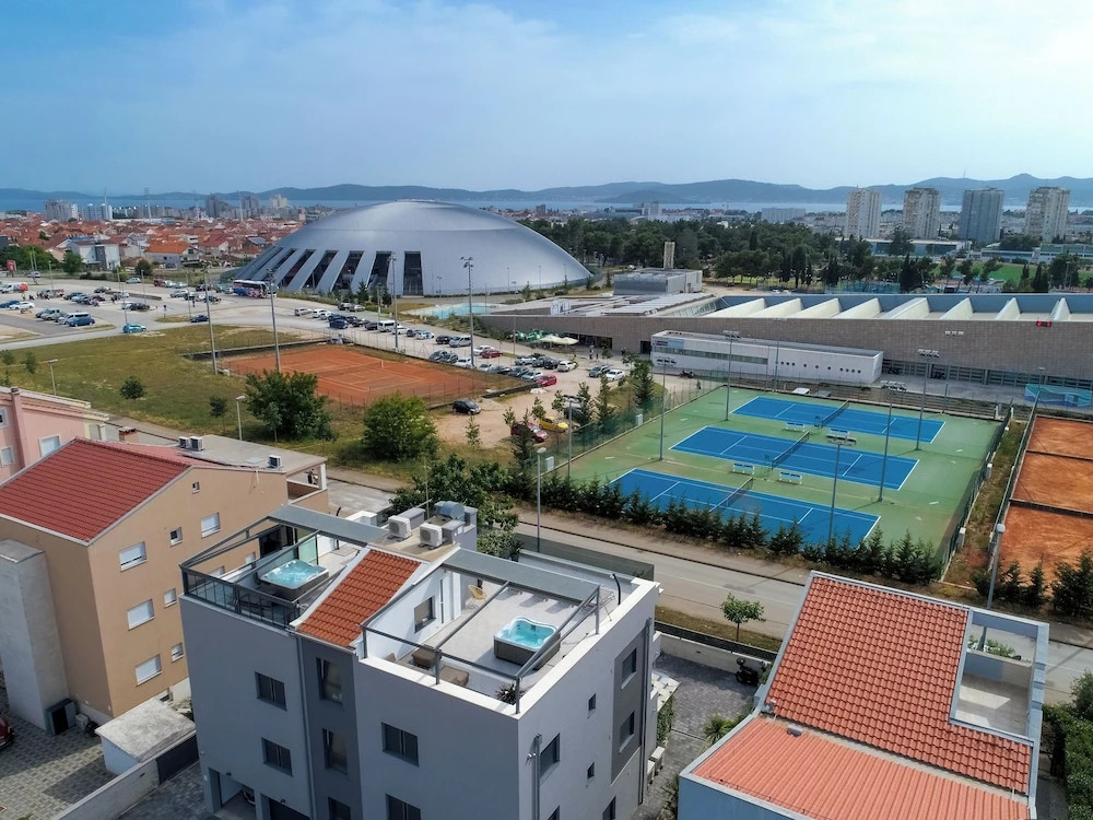 Luxury Majpruz Suites I