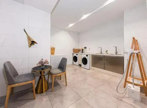 Echarm Hotel (Wuhan Jiefang Park Zhaojiatiao Subway Station)