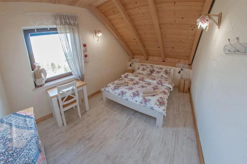 Chata w Bieszczadzie SPA apartamenty i domki z basenem Bieszczady