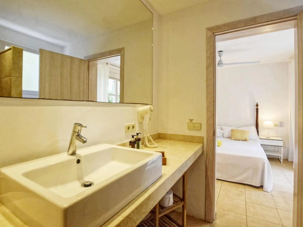 Villa in Cala Ratjada with Sea Views and Pool