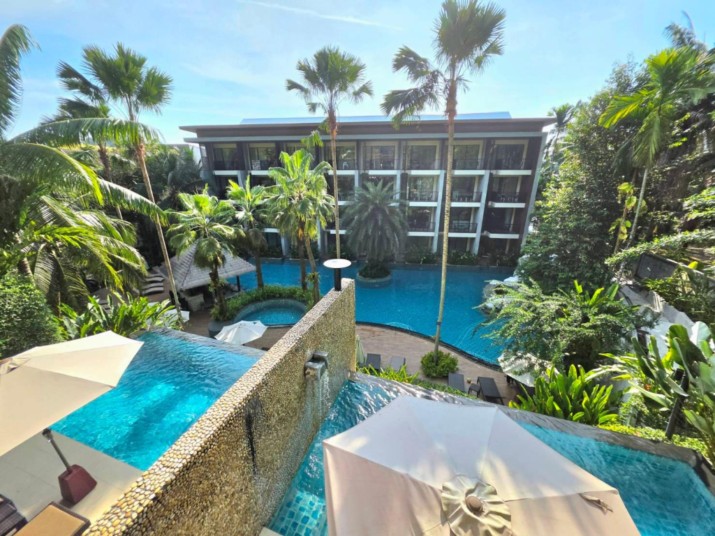 HULA HULA RESORT l truly tropical and fun wellness