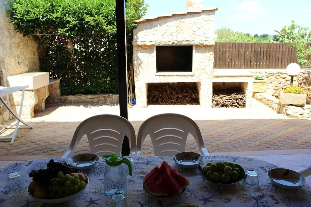 House With 2 Bedrooms in Capilungo, With Wonderful sea View and Enclosed Garden Near the Beach