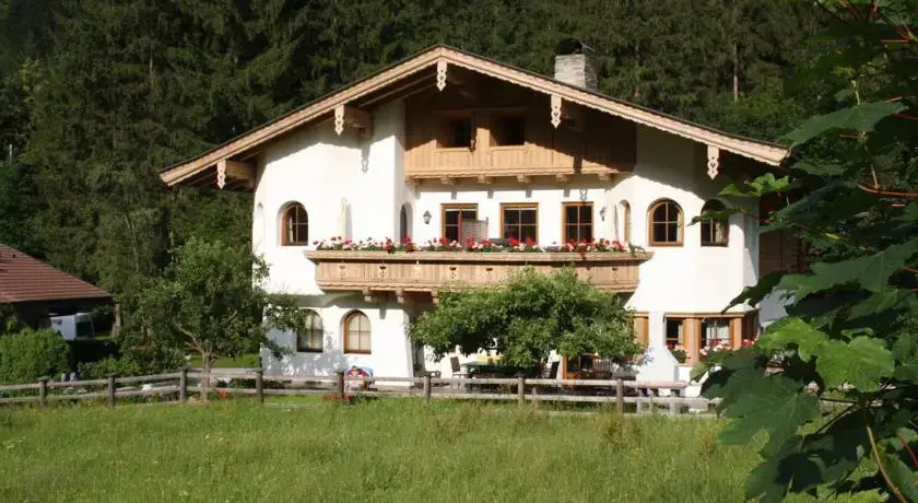 Vronis Waldhaus ADULTS ONLY