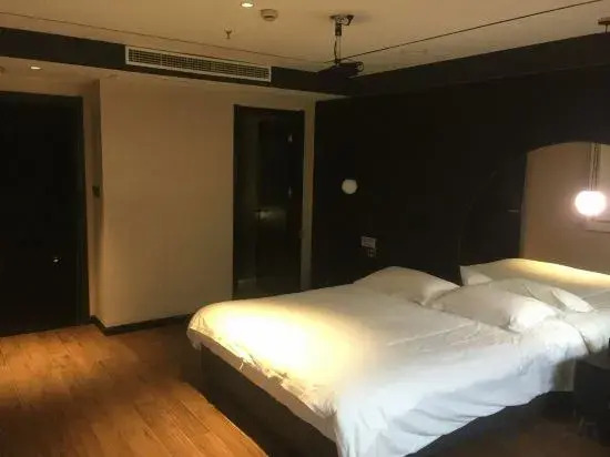 J e-sports Hotel (Shanghai Songjiang University Town)