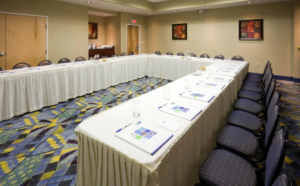 Holiday Inn Express & Suites Toluca Zona Aeropuerto by IHG