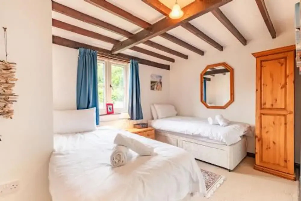 Host Stay Woodfalls Barn