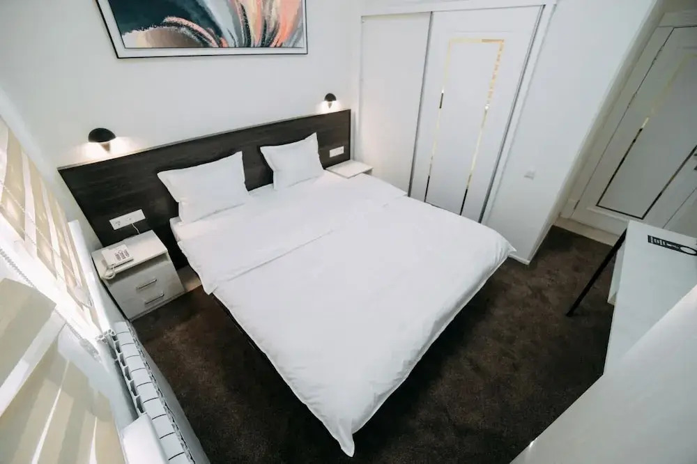 Central Plaza Hotel