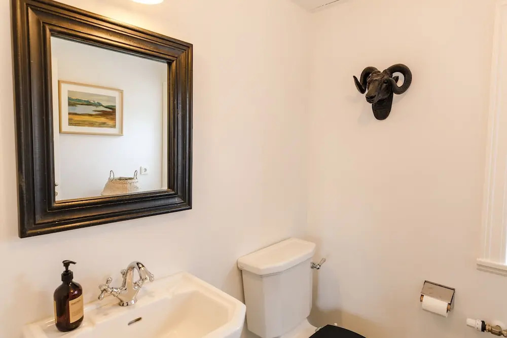 Beautiful bright and embracing villa in old town Akureyri