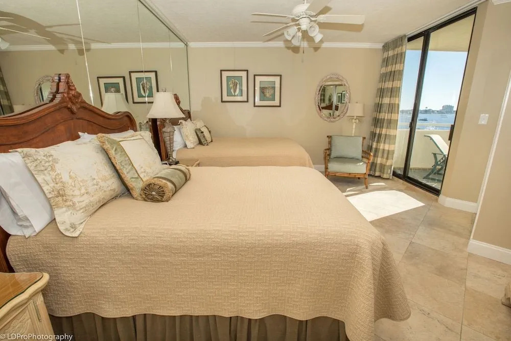 East Pass Towers 304 3 Bedroom Condo by RedAwning