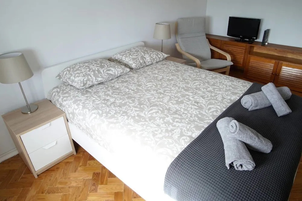 Spacious 2 Bedroom Apartment in Belém