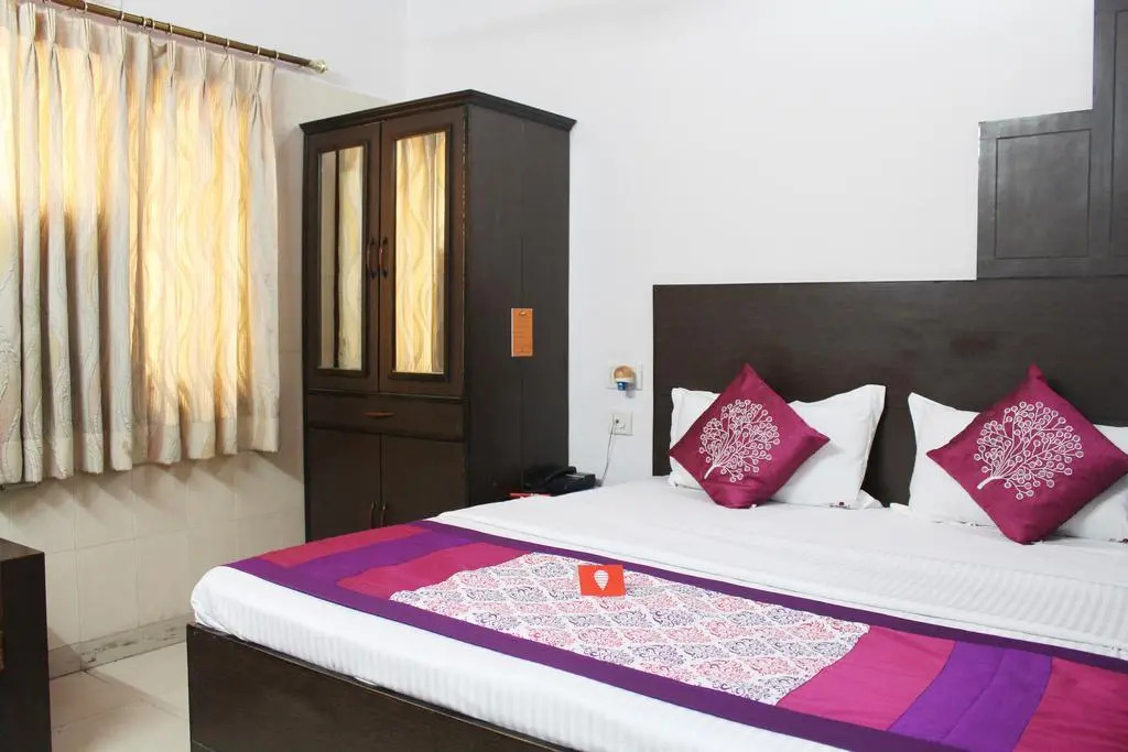 OYO 3033 Radiant Hotel
