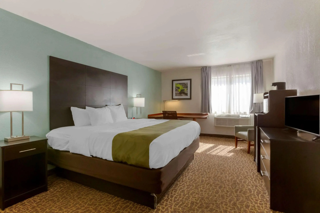 Quality Inn Alexis Rd
