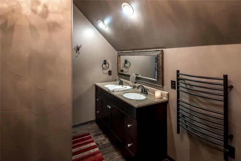 Fifth Dimension - Two Bedroom Cabin with Hot Tub