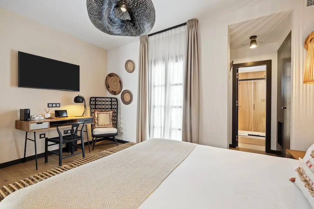 VILLTAK La Plaza Hotel