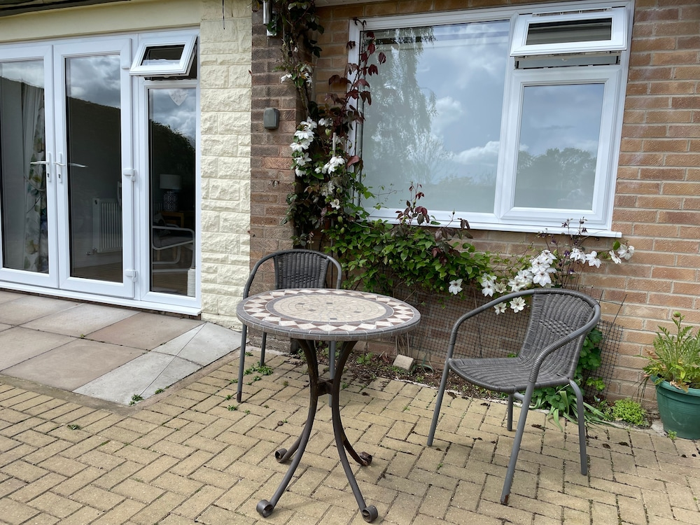 Malvern Holiday Garden Flat