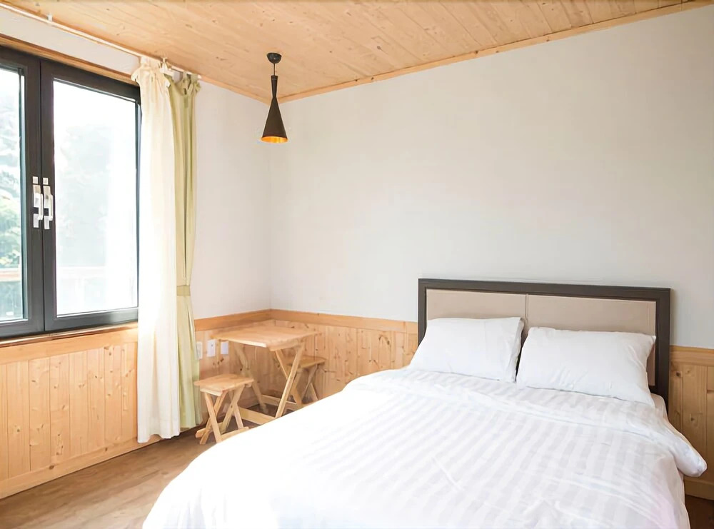 Seogwipo o Clock Pension