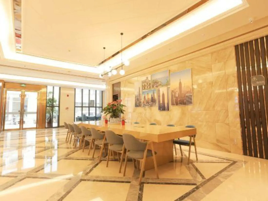 Huandu Around Capital Hotel