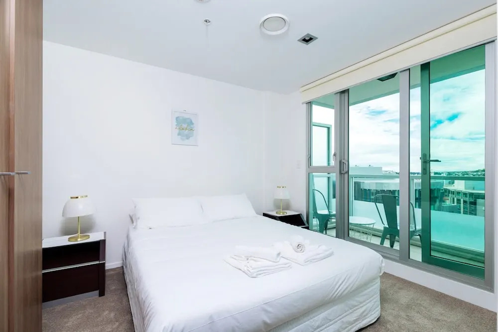 Harbour Views from Two Bedroom Beauty