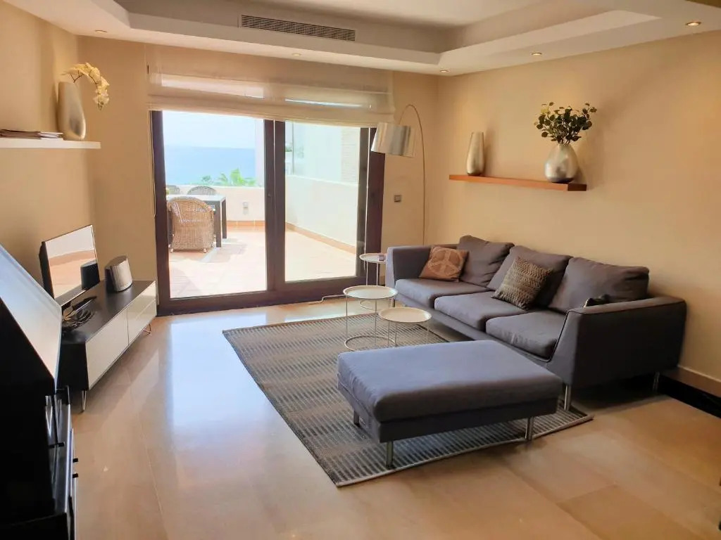 Beach Front Penthouse with Own Pool. BP8B
