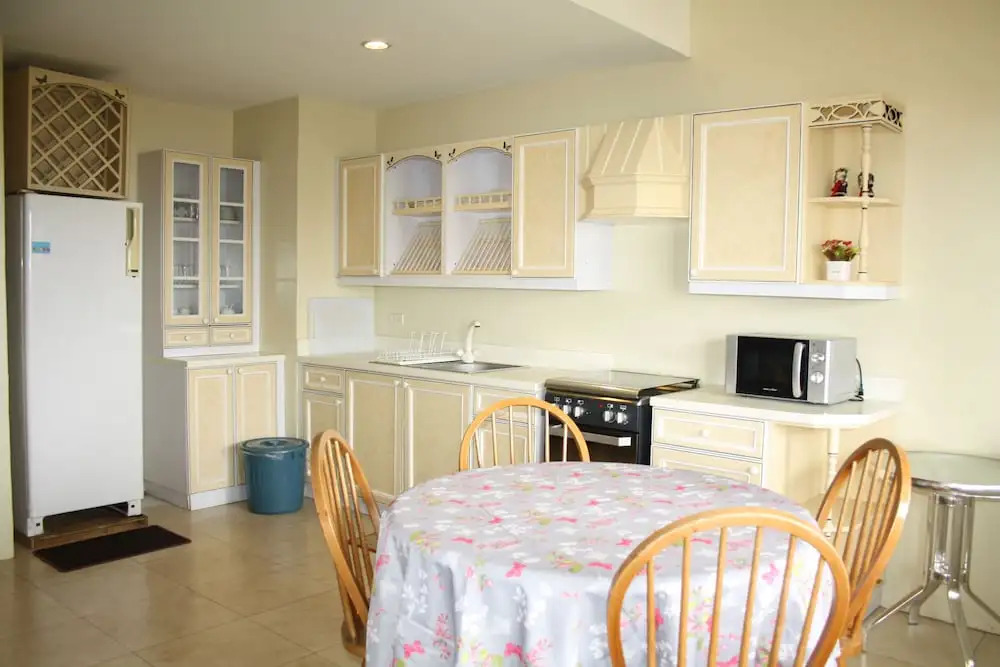 Tagaytay Home by StayHome Asia