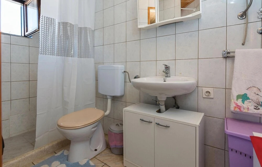 Beautiful Apartment in Vir With 2 Bedrooms and Wifi