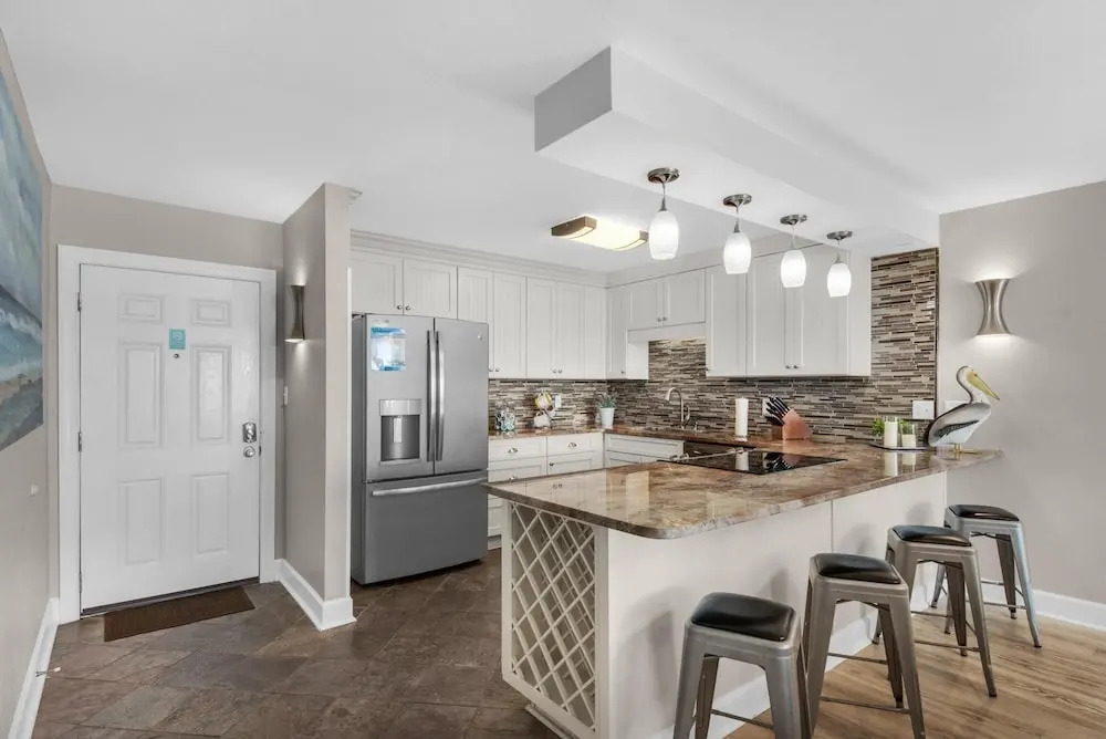 Dolphin Point #602a