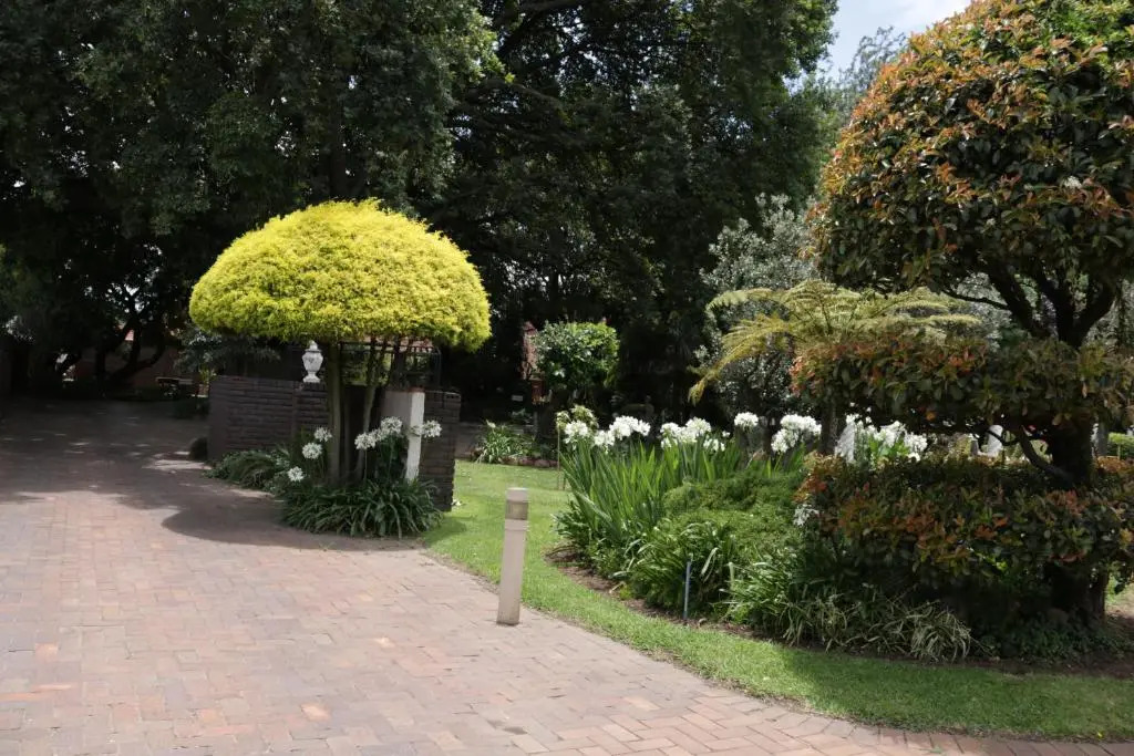 Airport Gardens Boutique Hotel