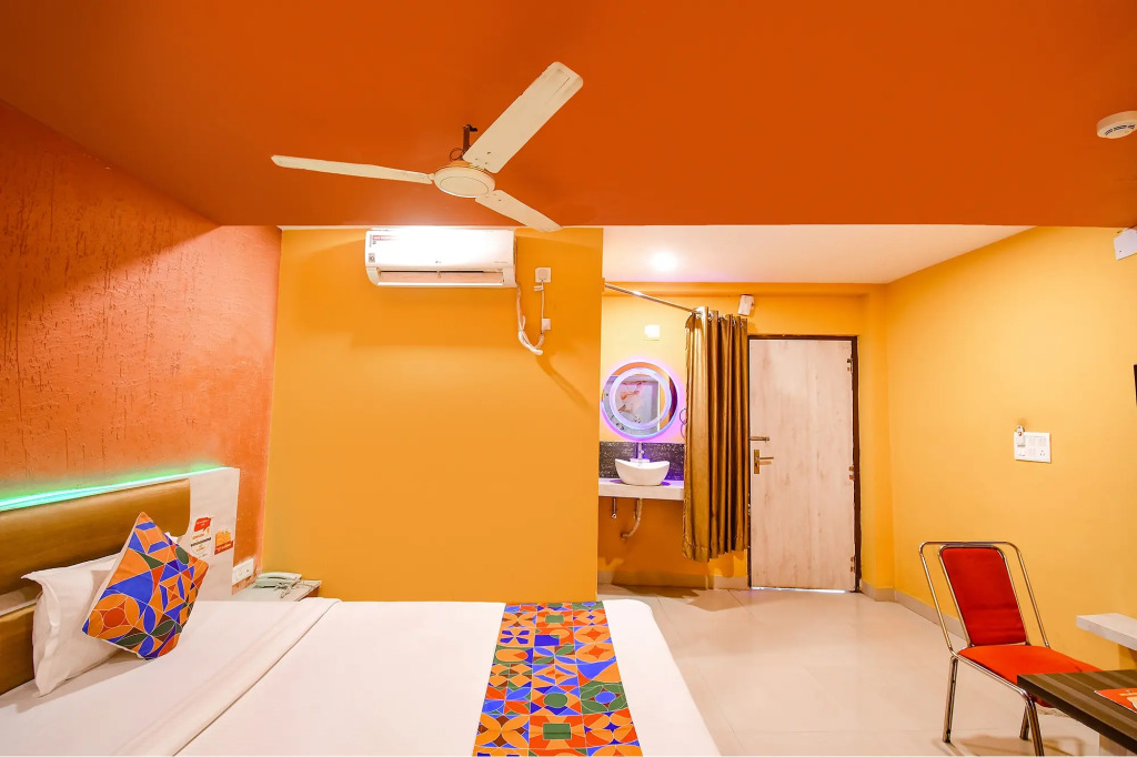 Capital O 11408 Hotel Sai Jagannath