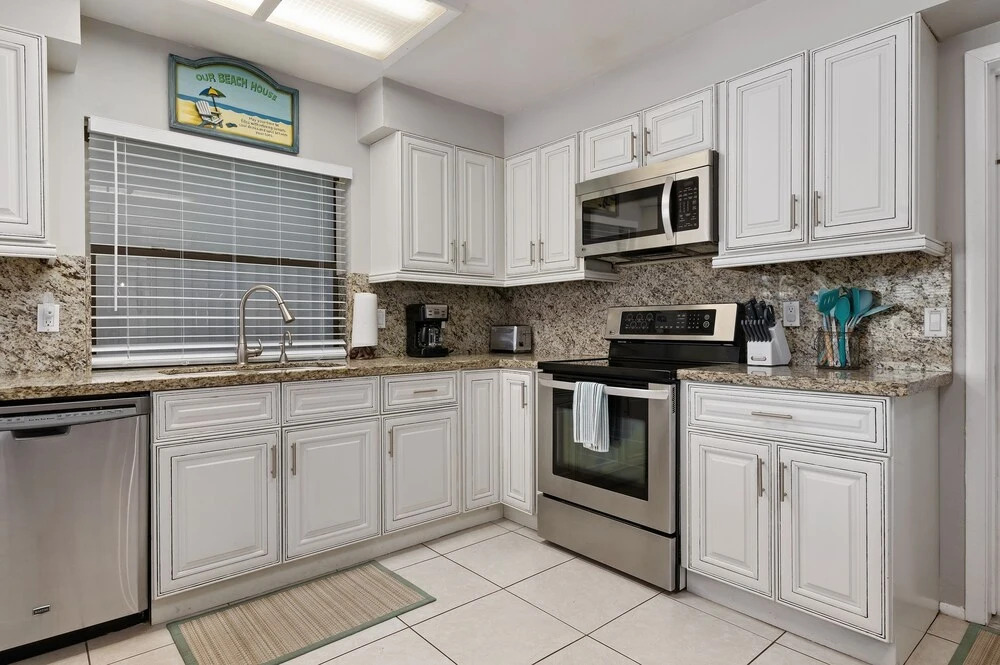 Private 4 Bedroom Pool Spa Home Located on Palma Sola Blvd 4 Home by Redawning