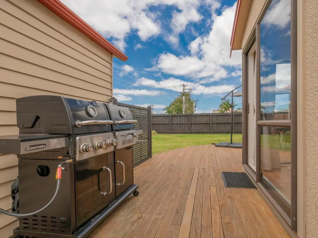 Beach House on Hetherington - Whangamata Home