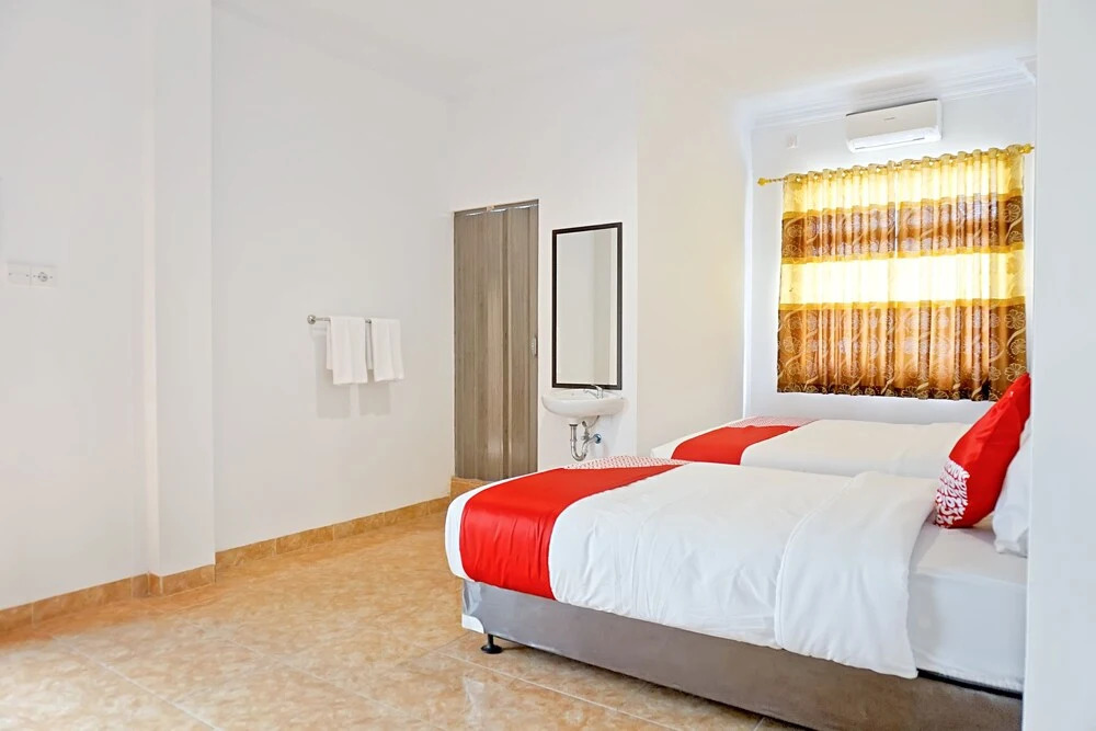 Khasanah Residence By OYO Rooms