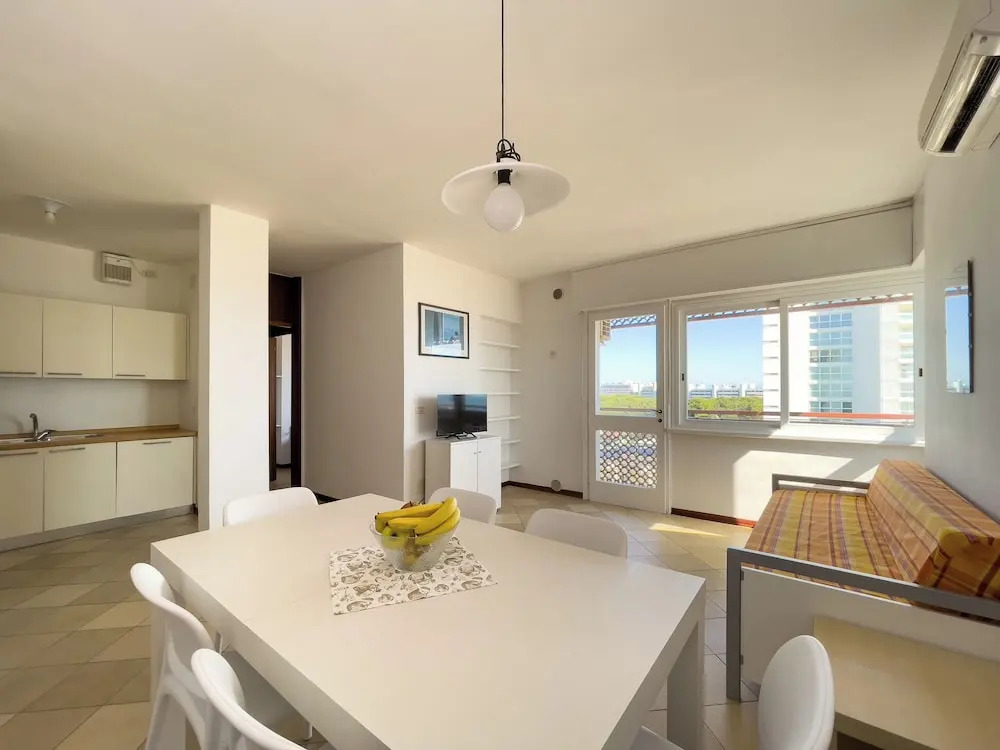 Seafront Apartment on the Promenade