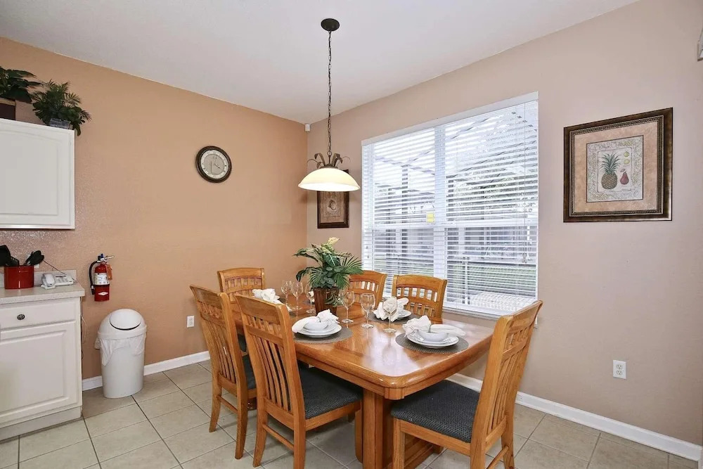 2627 Windsor Hills