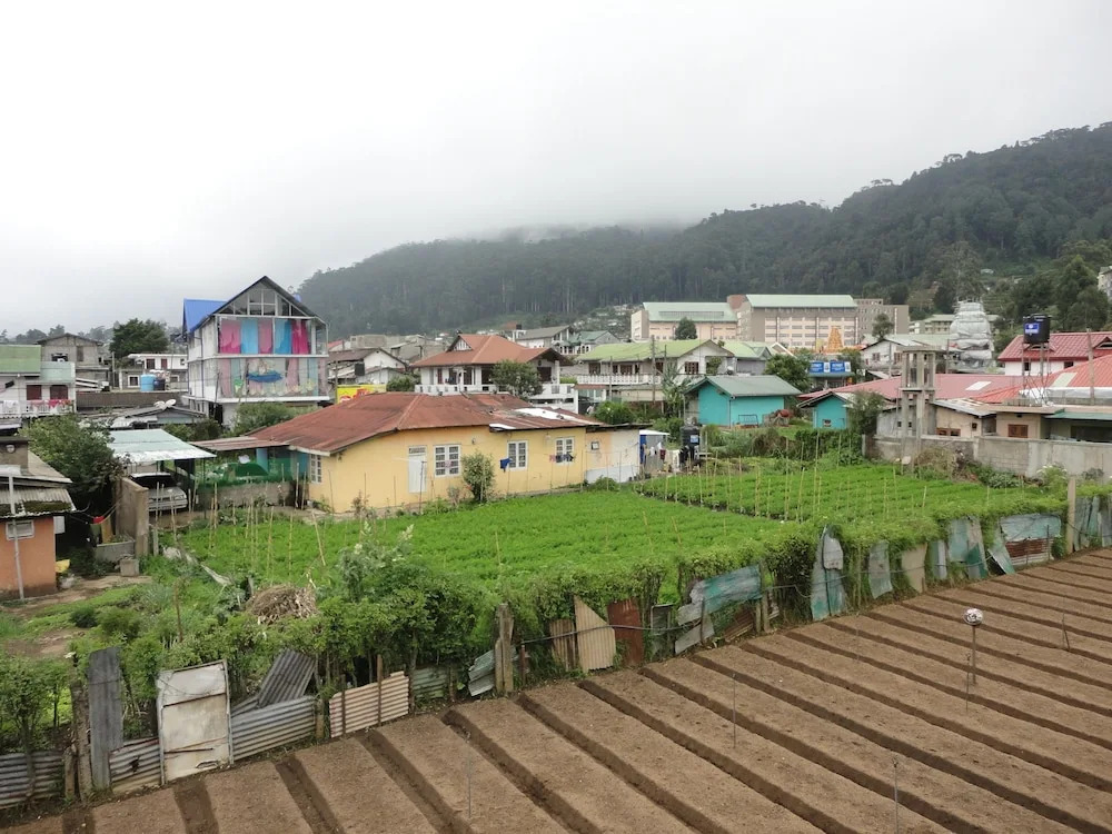 Thuvaraga Inn
